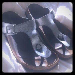 Silver metallic birkenstocks (papillio) Gizeh.